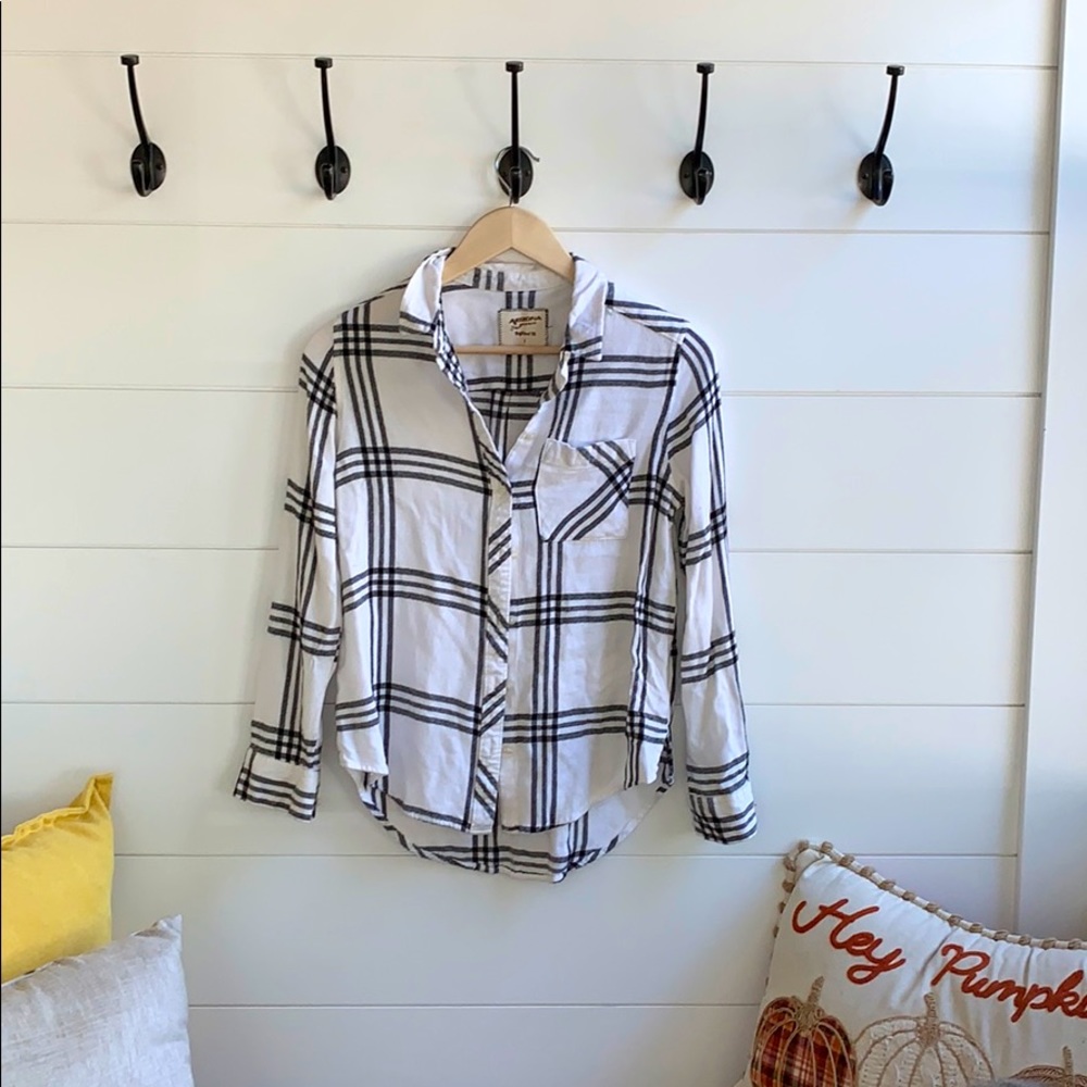 Arizona Jeans Plaid long Sleeve Button up